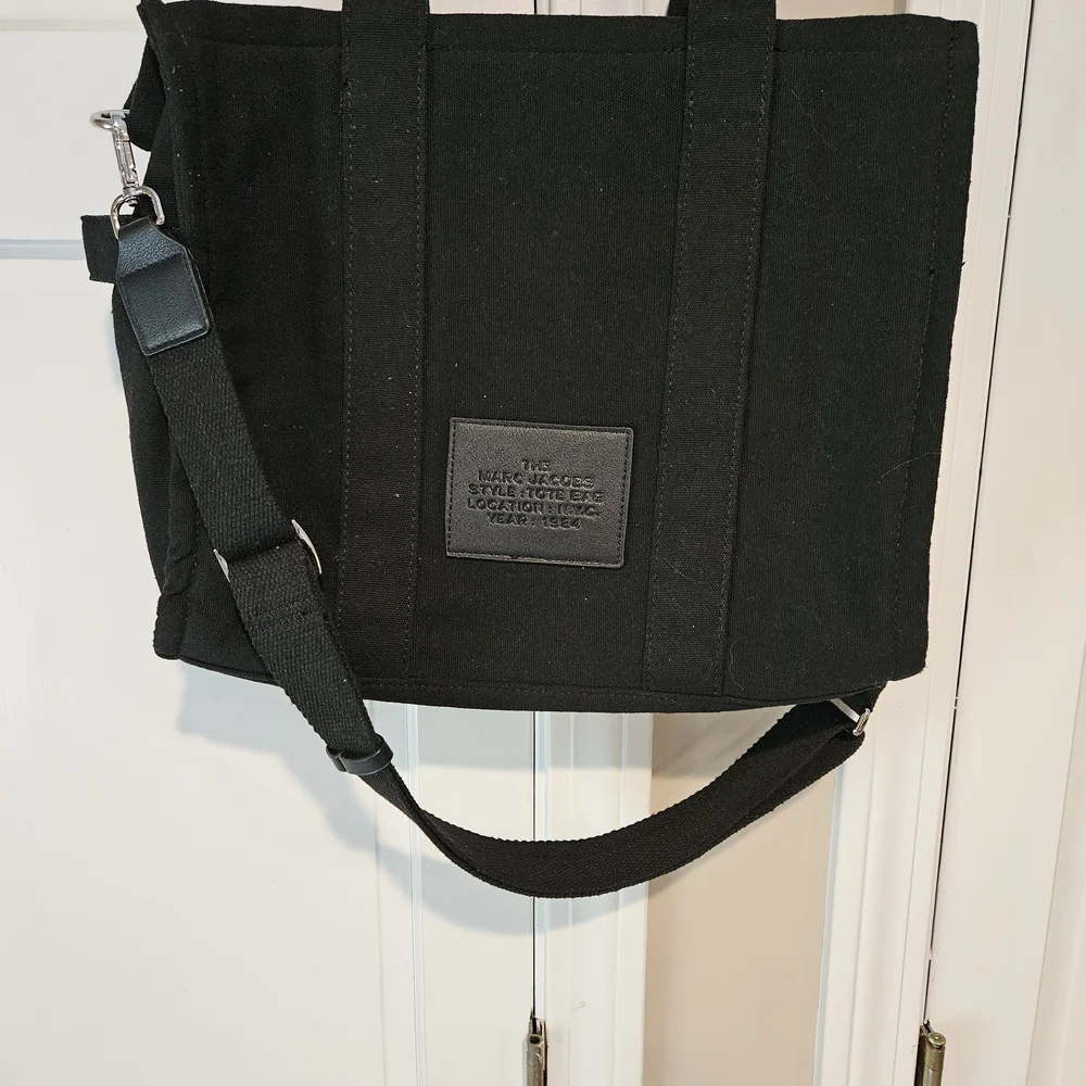 Marc Jacobs Black and White Tote Bag - Picture 2 of 3